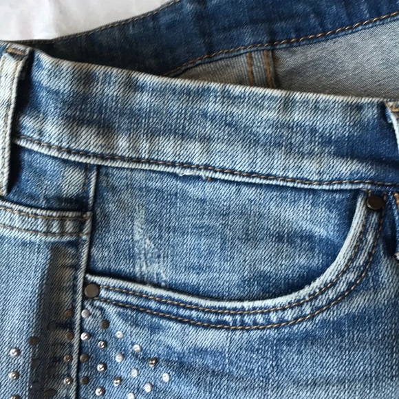 NWOT Blanknyc Cutoff Denim Shorts Metal Detail 30 - Picture 8 of 8